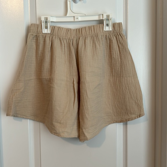 Matching shirt and shorts set - Picture 10 of 10